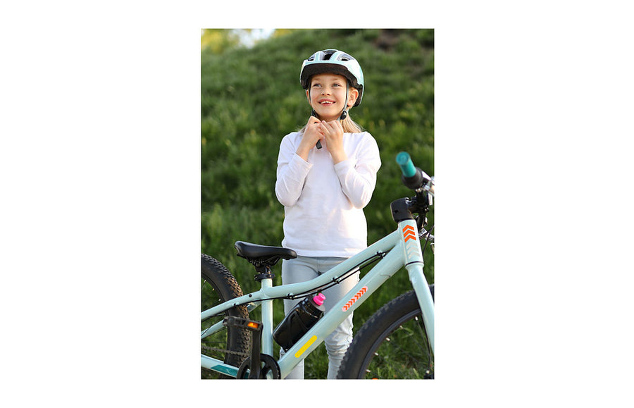 Autocollants Titouan poses sur un casque enfant