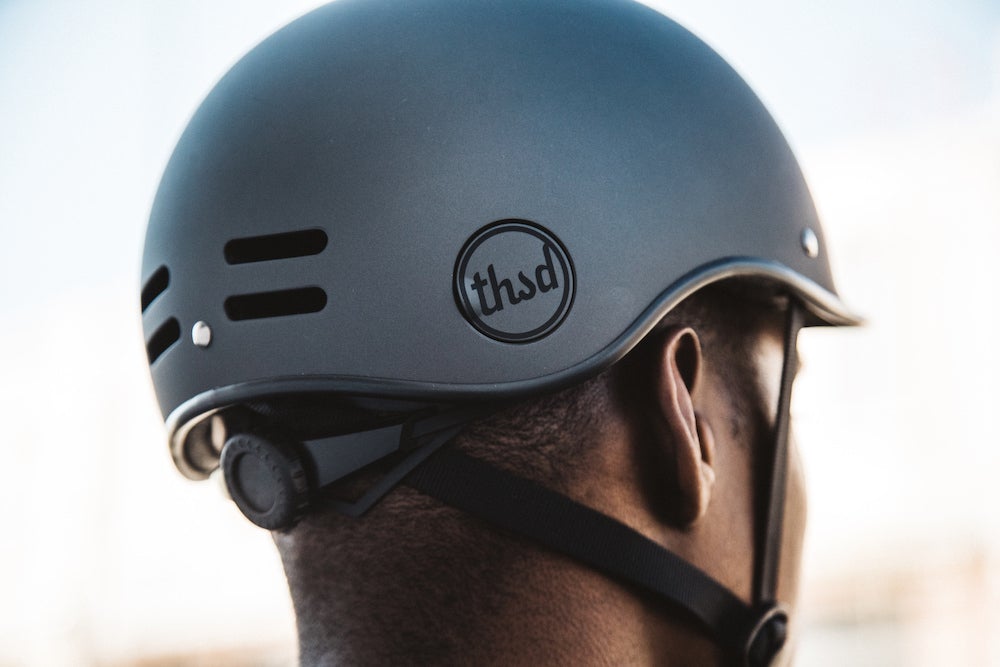 Casque vélo vintage Thousand stealth black vue homme arrière