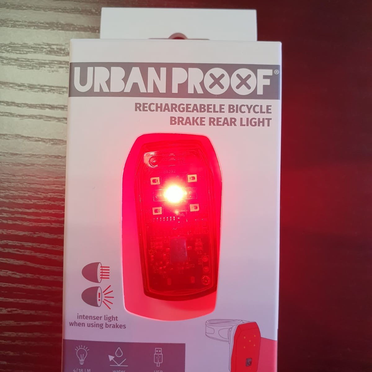 Feu stop arrière Urban Proof 18 lm allumé