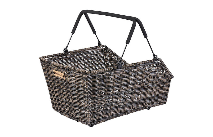 Panier arriere Basil Cento Rattan Look vu de trois quarts