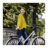 Panier arrière vélo KlickFix Aluminio GT 21 L – Fixation KorbKlip 2 – le panier en usage sur un velo de ville