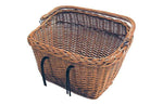 Panier vélo Basil Dublin en osier de roseau - le panier verni sur fond blanc