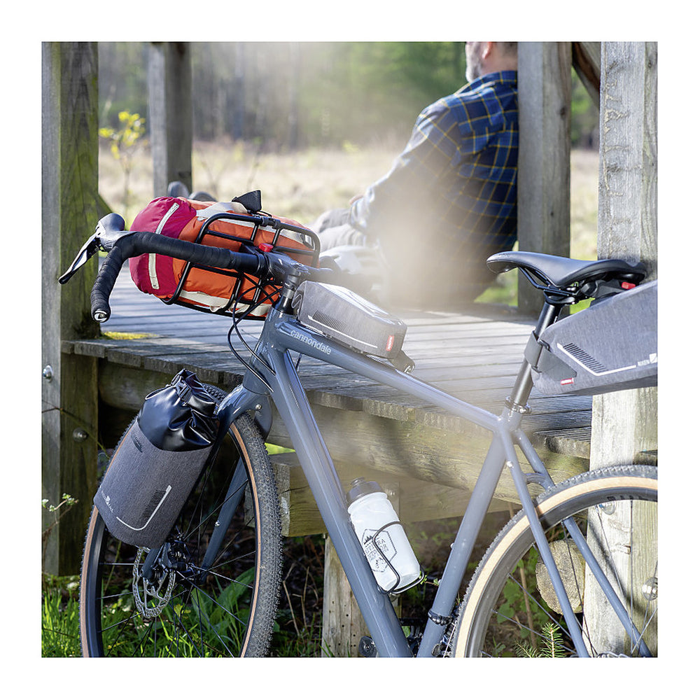 Porte-bagages vélo KlickFix Vario Rack, Rackpacker et Freerack – Vario Rack Sport avant, sur support de guidon – le Vario Rack Sport charge sur un gravel