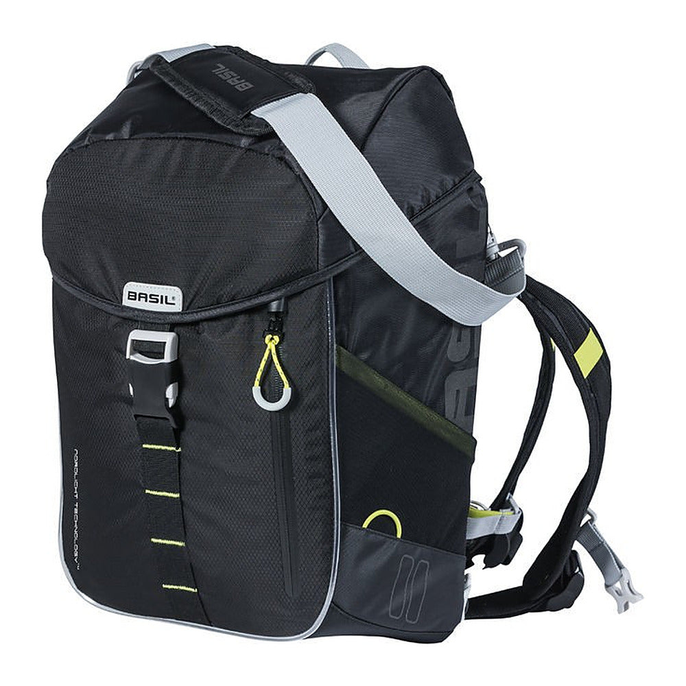 Sac à dos vélo Basil Miles Daypack Nordlicht 17 L coloris Black Lime – vue trois quarts avec bandouliere