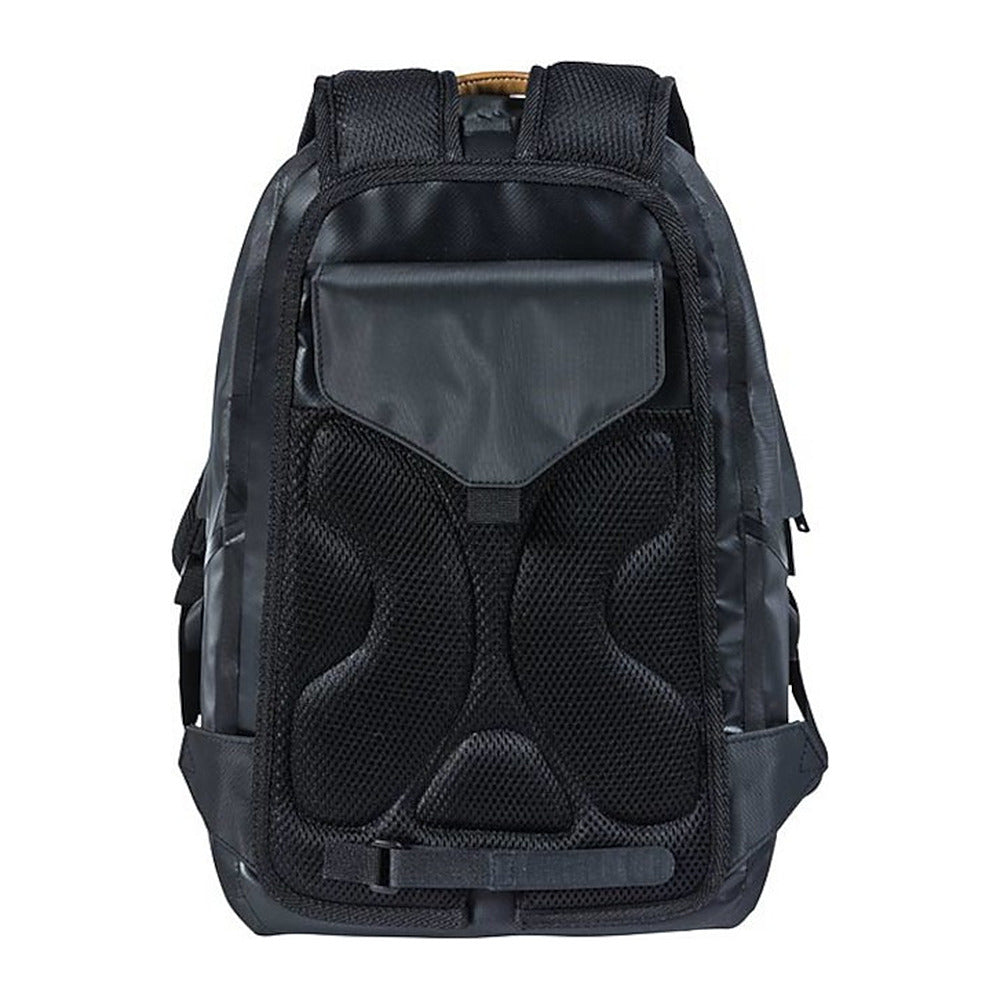 Sac à dos vélo Basil Urban Dry Hook-On 18 L coloris Noir mat – panneau arriere ouvert sur les crochets