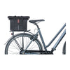 Sac à main vélo Basil City KF Hook 8-11 L coloris Noir – monte sur un velo de ville