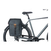 Sacoche double vélo Basil Miles Tarpaulin 34 L coloris Noir / Orange – montee sur un velo