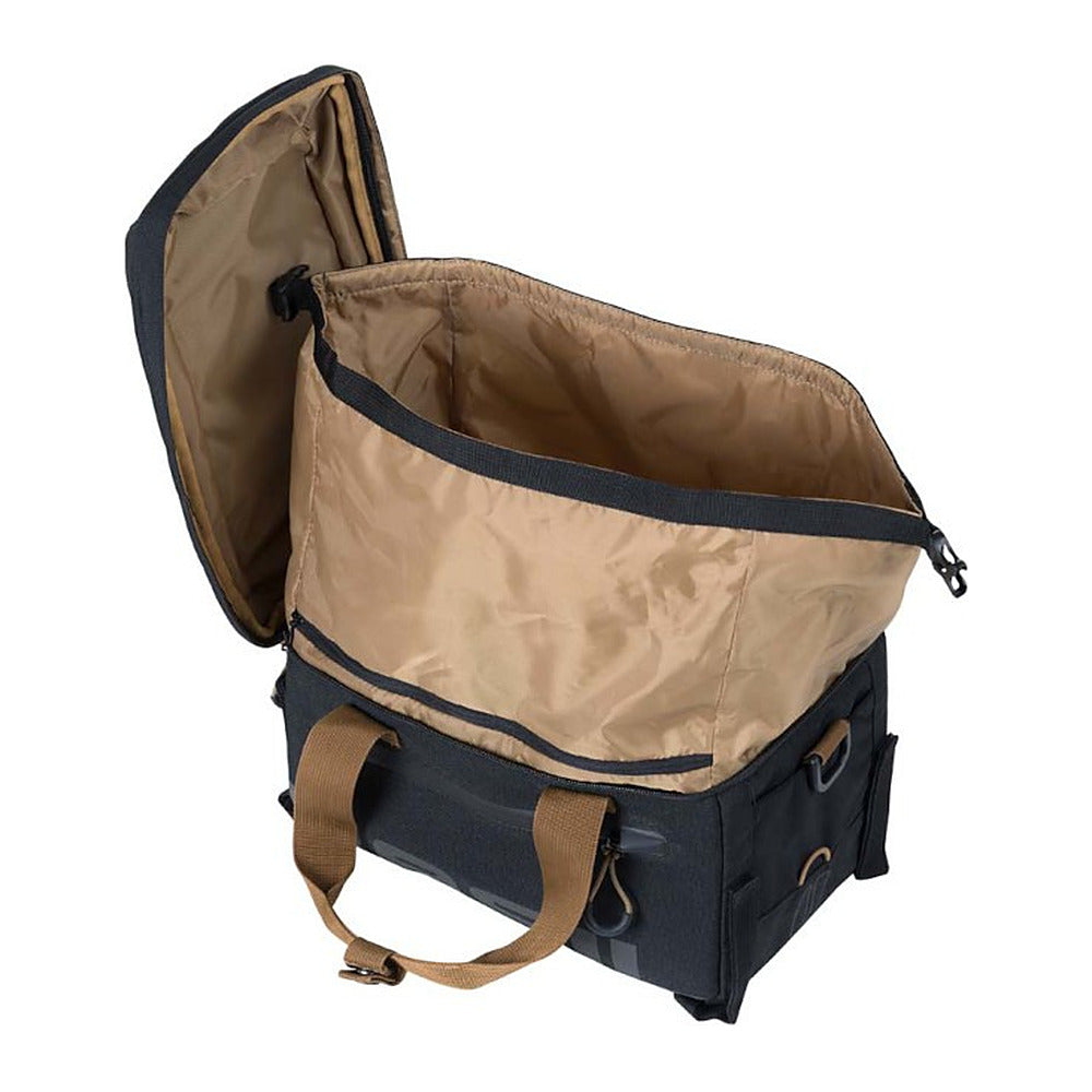 Sacoche porte-bagages vélo Basil Miles 7 L coloris Black Slate – compartiment principal ouvert