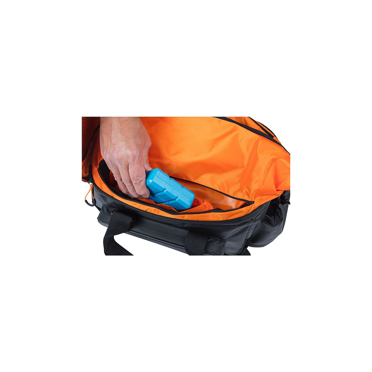 Sacoche Basil Miles Tarpaulin XL Pro montee sur un velo