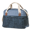 Sacoche vélo Basil Bohème Carry All 18 L coloris Indigo – vue trois quarts