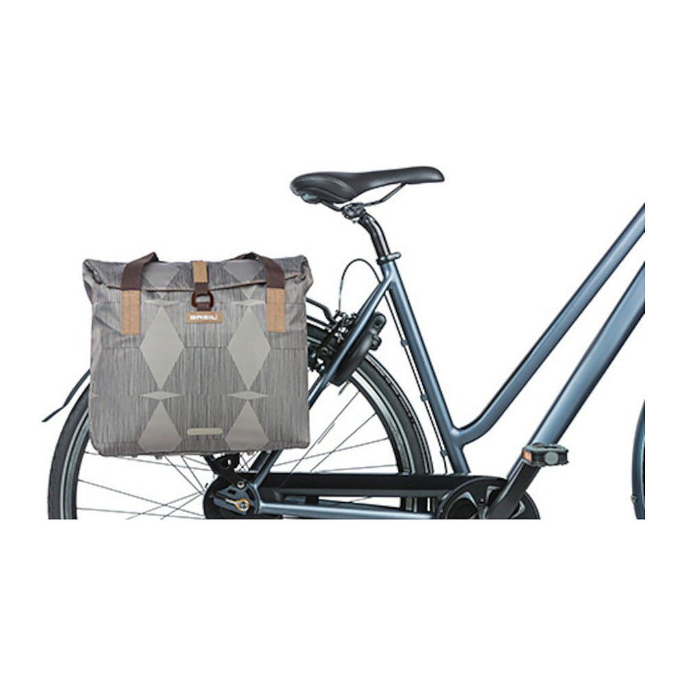 Sacoche vélo Basil Elegance Shopper 26 L coloris Chateau Taupe – montee sur un velo de ville
