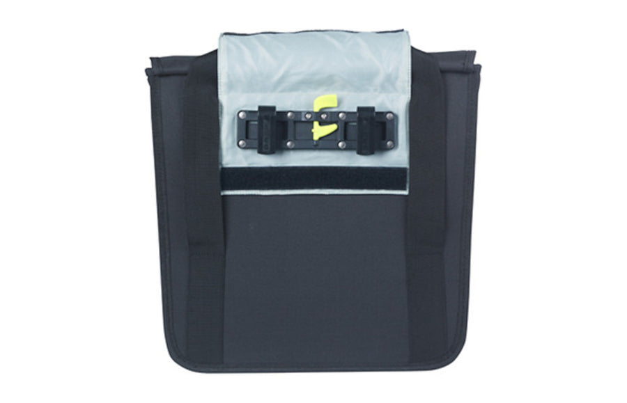 Interieur de la sacoche Basil Go 16 L