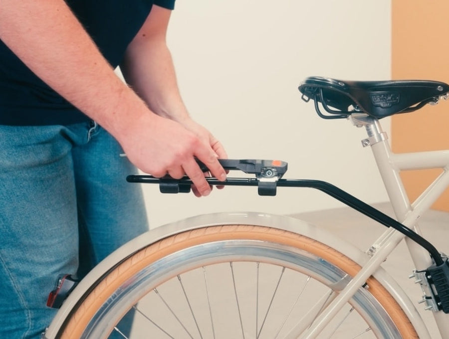 Le support UIA50 se serre sur le tube de selle